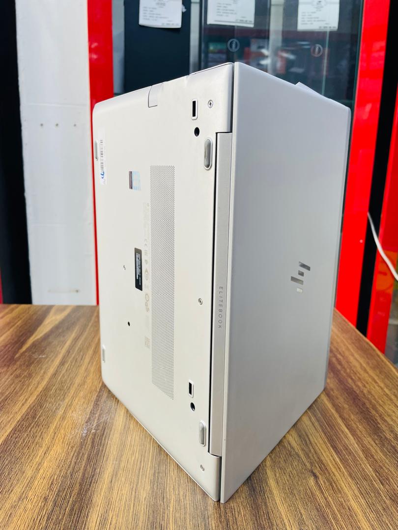 HP 745 G6 laptop AMD Ryzen 3 3300 used